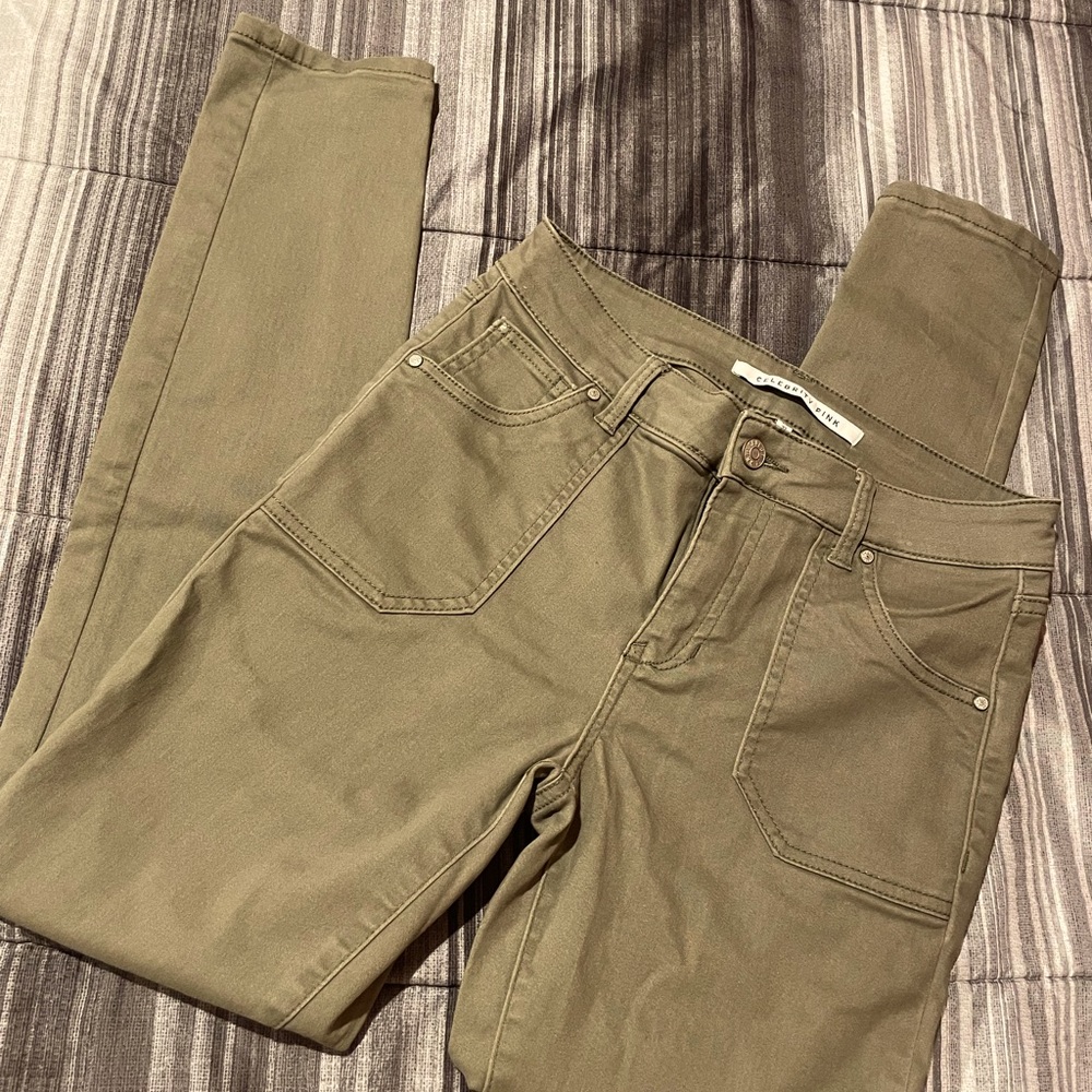 Midrise Ankle Jeans, size 3/4. Never worn.